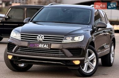 Внедорожник / Кроссовер Volkswagen Touareg 2016 в Кривом Роге