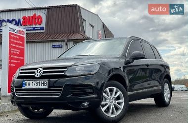 Внедорожник / Кроссовер Volkswagen Touareg 2011 в Хороле