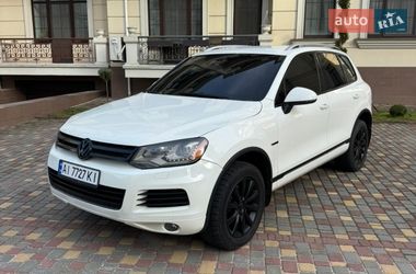 Позашляховик / Кросовер Volkswagen Touareg 2011 в Одесі