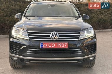 Позашляховик / Кросовер Volkswagen Touareg 2015 в Умані