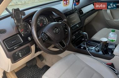 Внедорожник / Кроссовер Volkswagen Touareg 2014 в Бердичеве