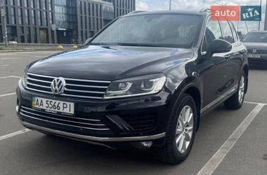 Внедорожник / Кроссовер Volkswagen Touareg 2016 в Киеве