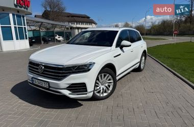 Внедорожник / Кроссовер Volkswagen Touareg 2019 в Киеве