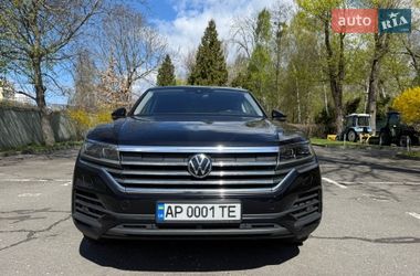 Внедорожник / Кроссовер Volkswagen Touareg 2020 в Киеве