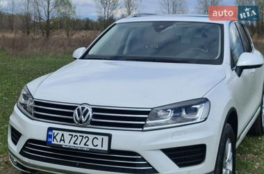 Позашляховик / Кросовер Volkswagen Touareg 2017 в Києві
