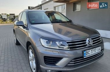 Позашляховик / Кросовер Volkswagen Touareg 2015 в Львові