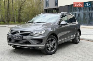 Внедорожник / Кроссовер Volkswagen Touareg 2016 в Тернополе