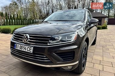 Внедорожник / Кроссовер Volkswagen Touareg 2015 в Лубнах