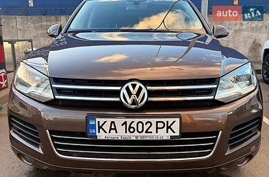 Внедорожник / Кроссовер Volkswagen Touareg 2012 в Киеве