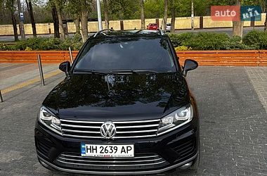 Внедорожник / Кроссовер Volkswagen Touareg 2016 в Одессе