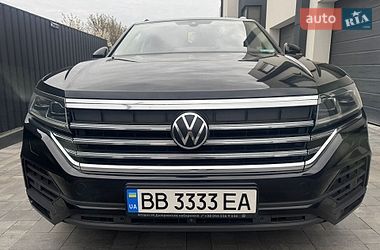 Внедорожник / Кроссовер Volkswagen Touareg 2021 в Киеве