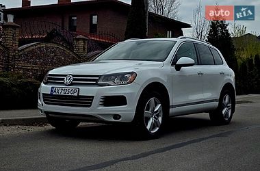 Внедорожник / Кроссовер Volkswagen Touareg 2014 в Киеве