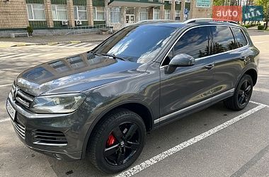 Внедорожник / Кроссовер Volkswagen Touareg 2011 в Николаеве