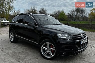 Позашляховик / Кросовер Volkswagen Touareg 2013 в Шишаках