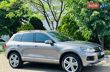 Внедорожник / Кроссовер Volkswagen Touareg 2012 в Одессе