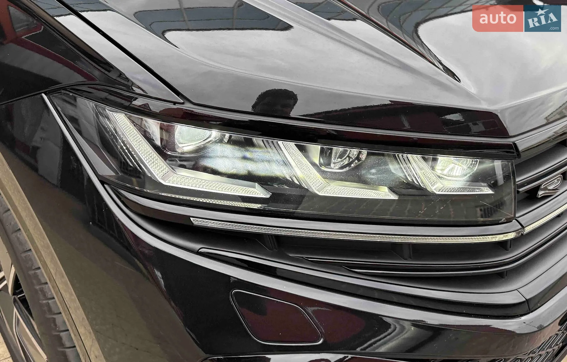 Volkswagen Touareg 2023 VIN WVGZZZCR1RD004586 фото оголошення 4 з 6