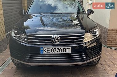 Позашляховик / Кросовер Volkswagen Touareg 2016 в Дніпрі