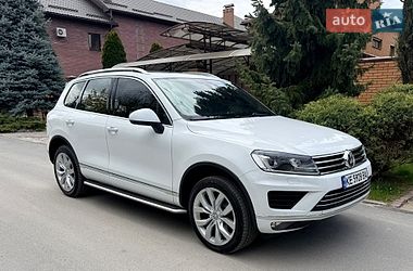 Внедорожник / Кроссовер Volkswagen Touareg 2016 в Днепре
