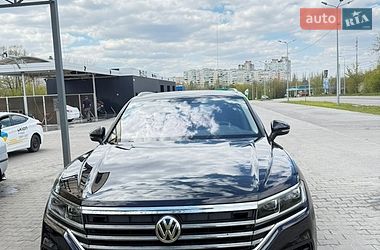 Внедорожник / Кроссовер Volkswagen Touareg 2019 в Полтаве