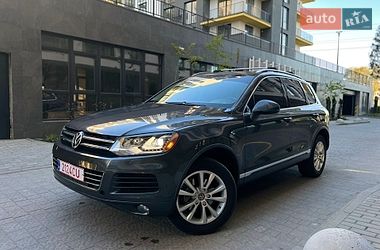 Внедорожник / Кроссовер Volkswagen Touareg 2014 в Львове