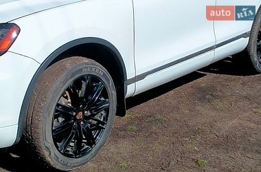 Внедорожник / Кроссовер Volkswagen Touareg 2012 в Чугуеве