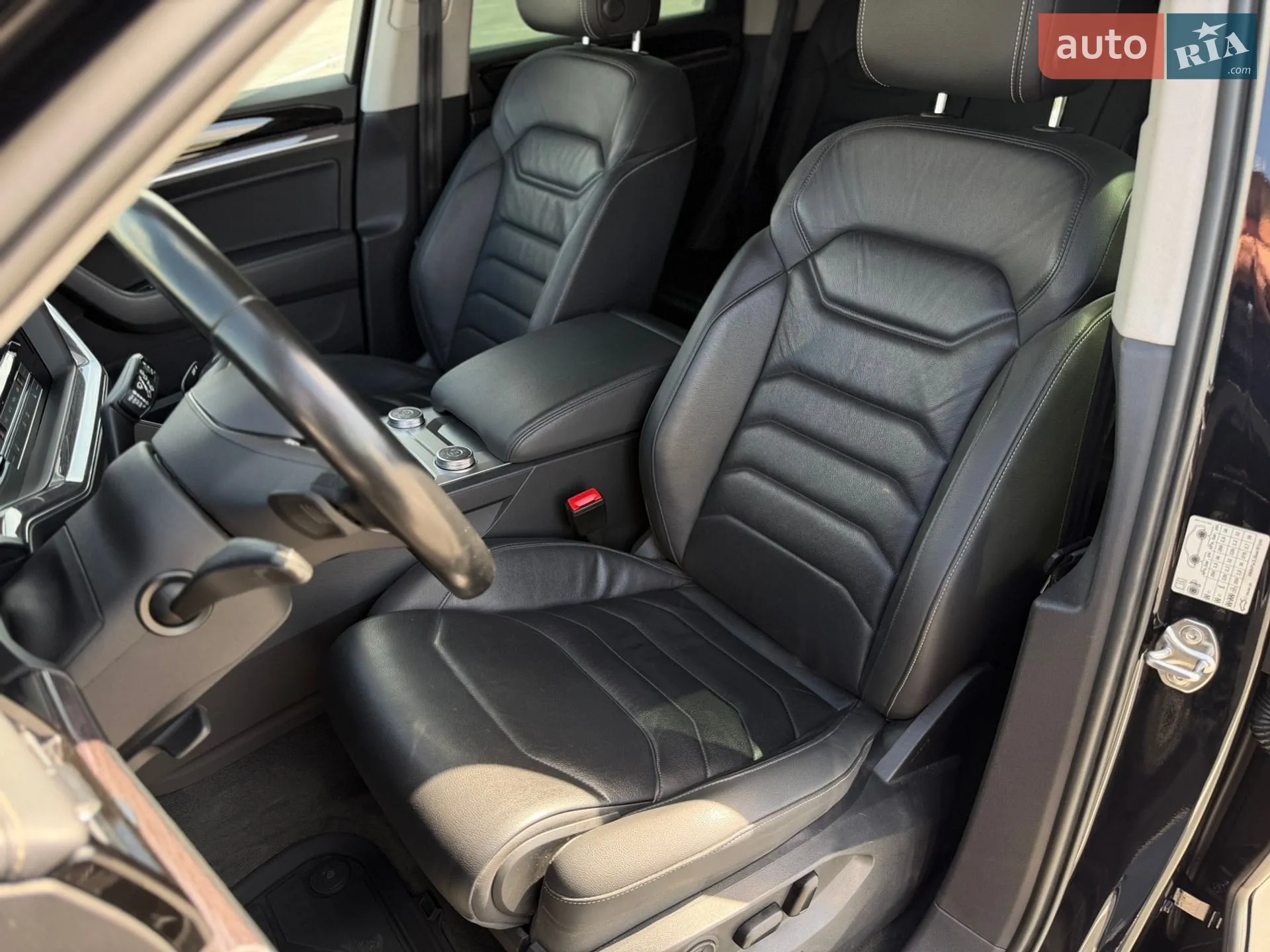 2020 Volkswagen Touareg - мініатюра 14
