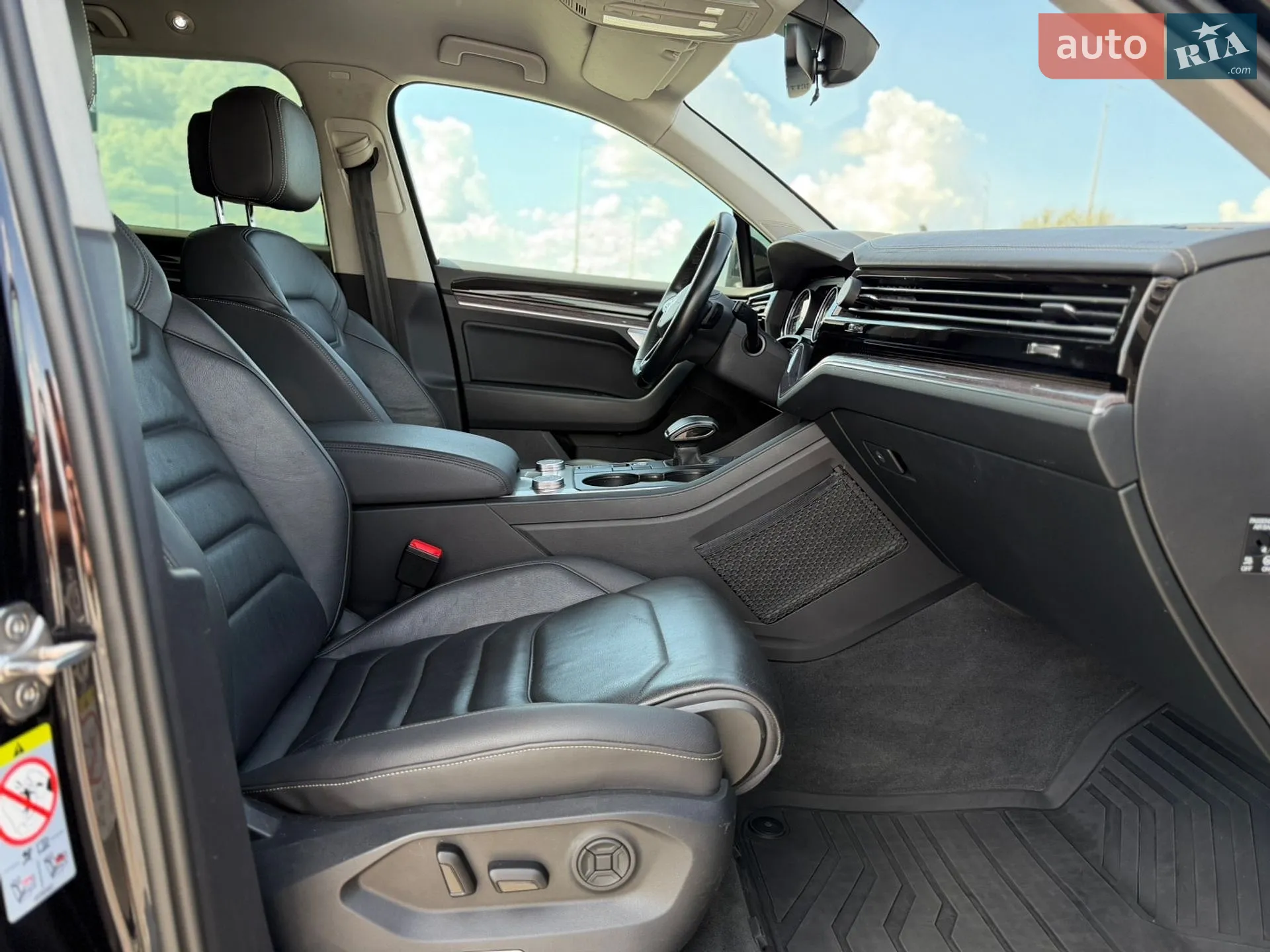 2020 Volkswagen Touareg - мініатюра 17