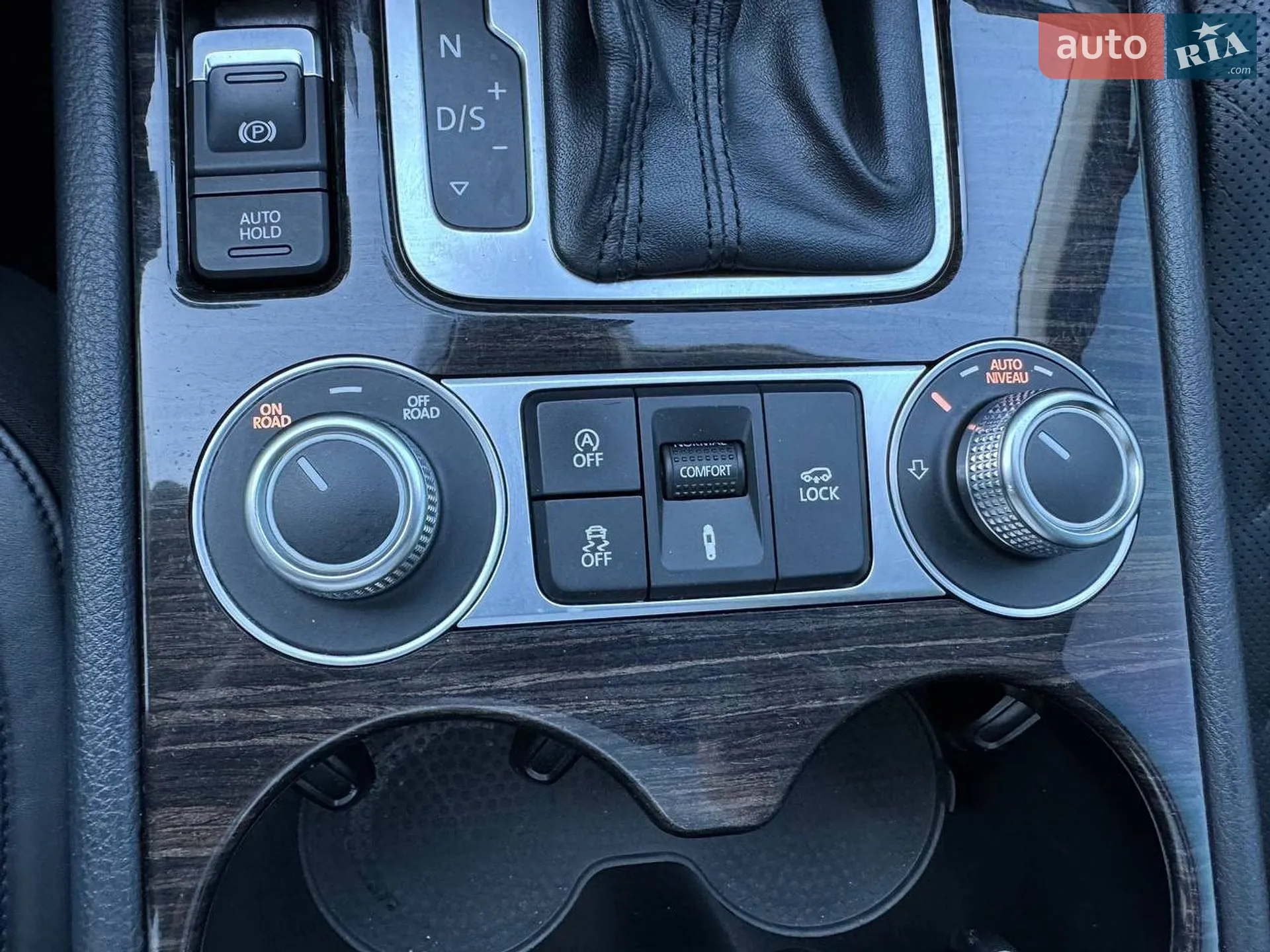 2014 Volkswagen Touareg - мініатюра 31