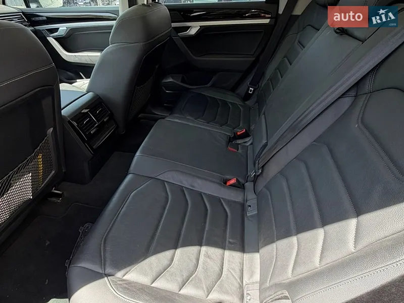 Volkswagen Touareg 2019 VIN WVGZZZCRZKD035537 фото оголошення 10 з 43