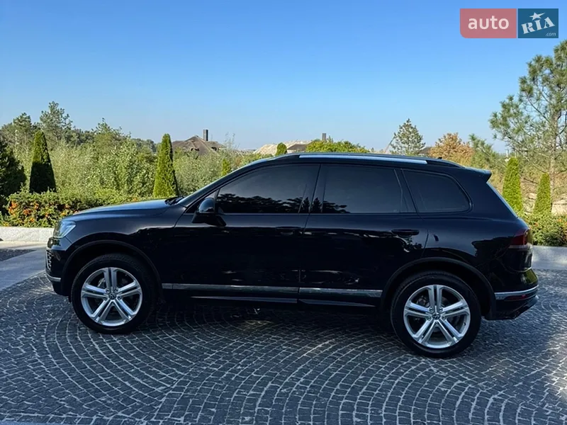 Volkswagen Touareg 2018 VIN WVGZZZ7PZJD012884 фото оголошення 3 з 43