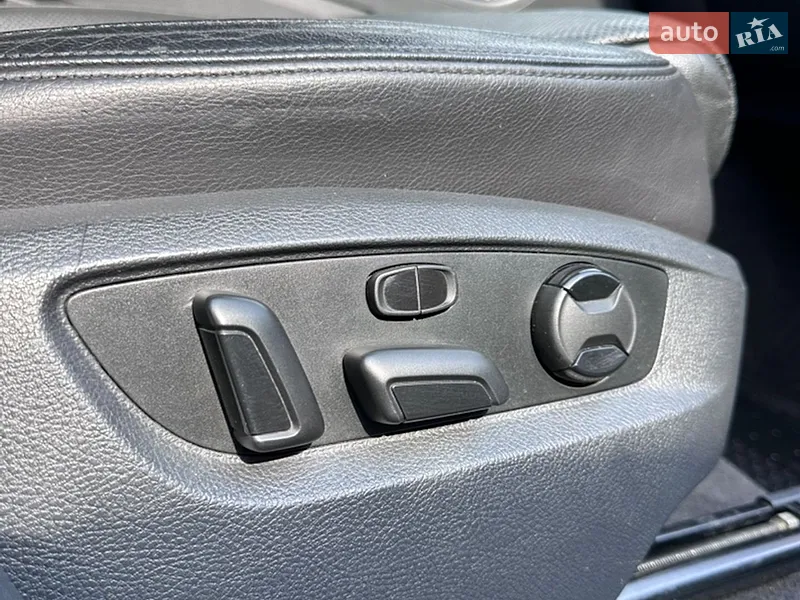 Volkswagen Touareg 2012 VIN WVGZZZ7PZCD038289 фото оголошення 16 з 61
