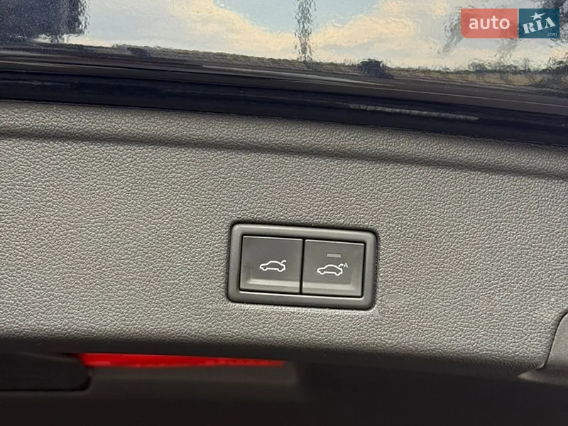 Volkswagen Touareg 2022 VIN WVGZZZCRZND009284 фото оголошення 42 з 76