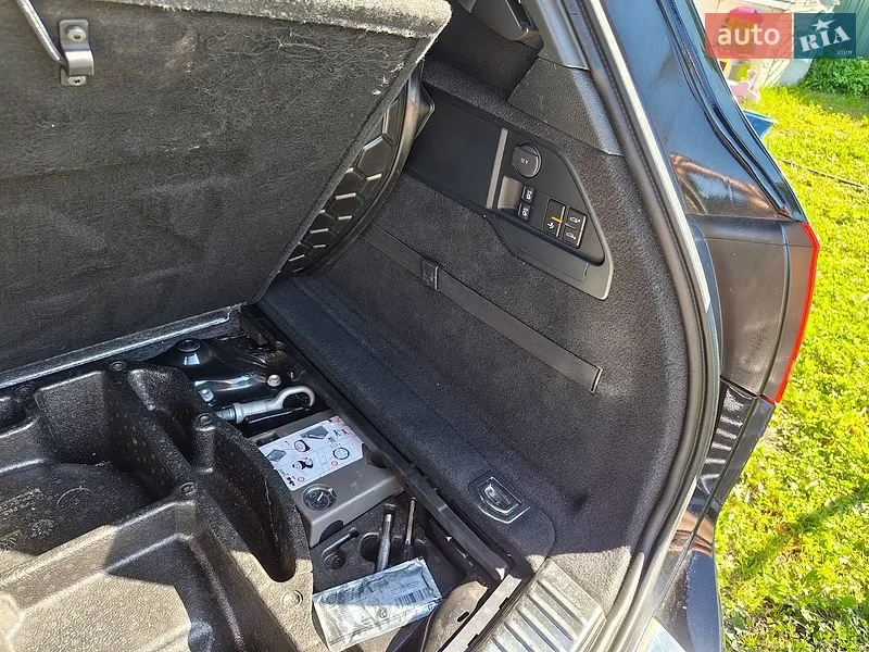 Volkswagen Touareg 2015 VIN WVGZZZ7PZFD009279 фото оголошення 31 з 77