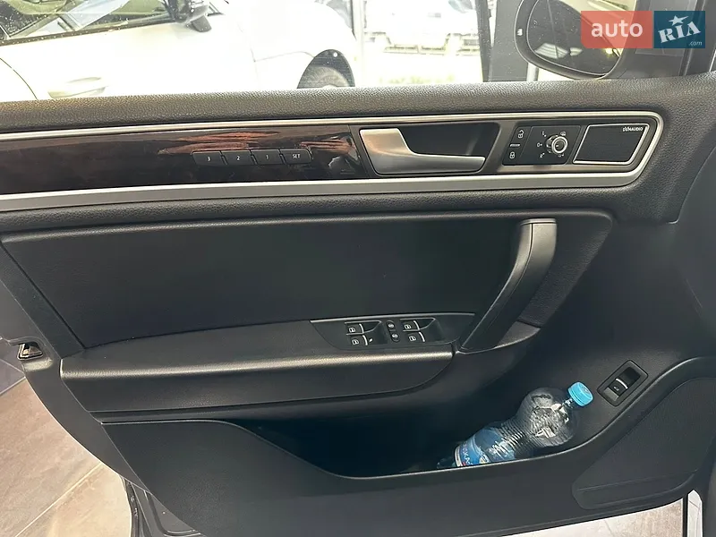 Volkswagen Touareg 2012 VIN WVGEP9BP4DD005115 фото оголошення 14 з 71