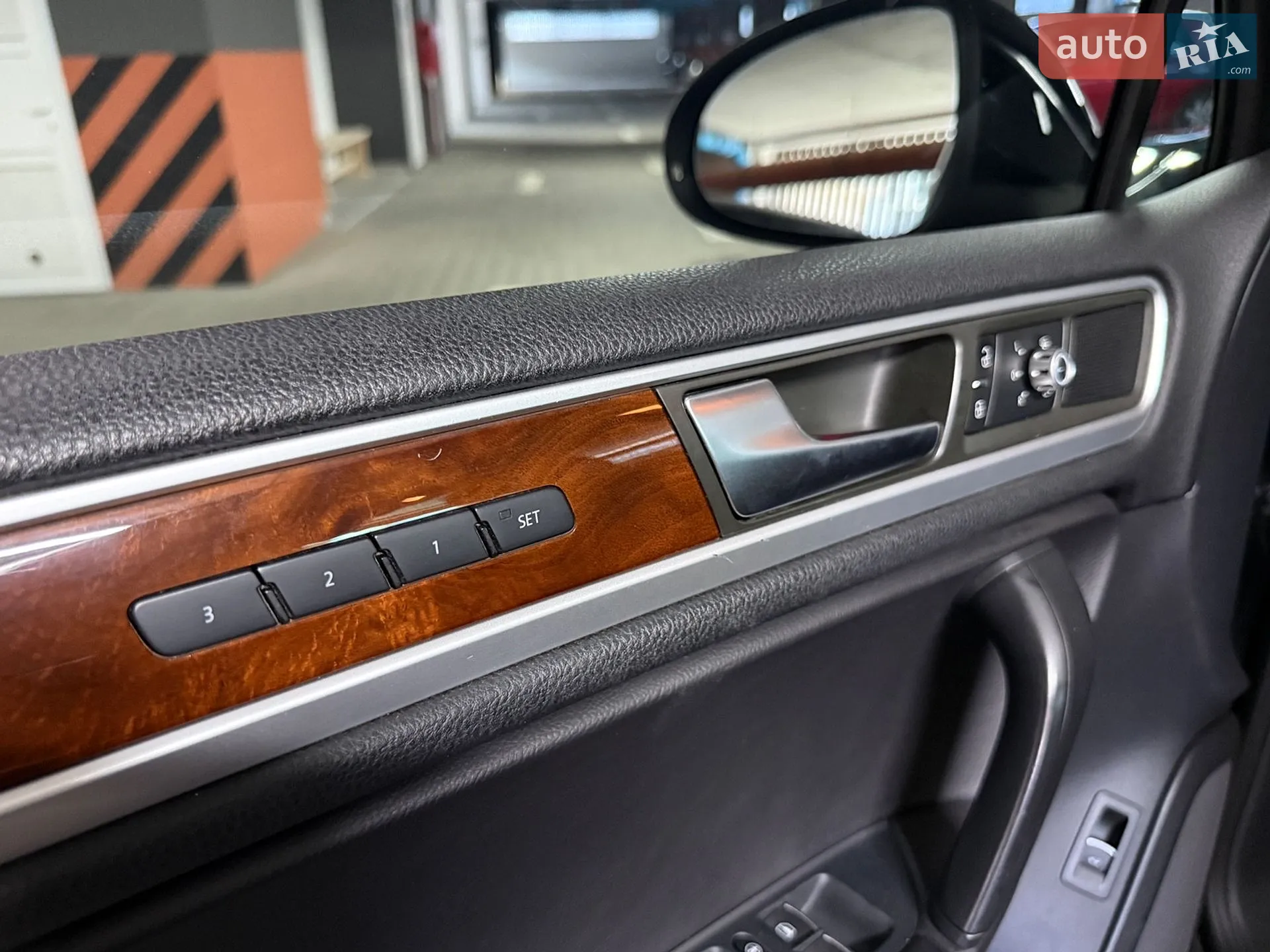 2014 Volkswagen Touareg - мініатюра 16