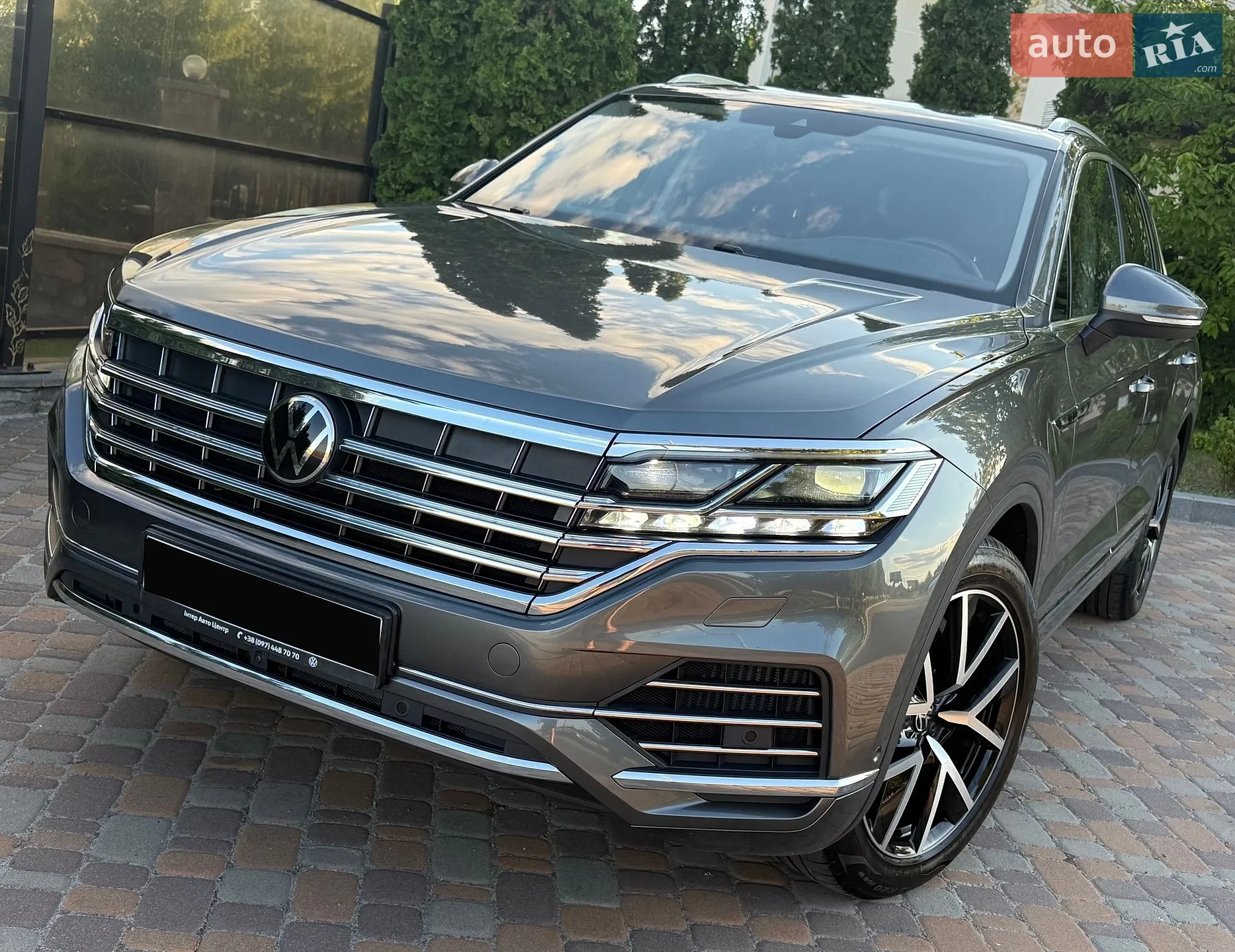 2022 Volkswagen Touareg - мініатюра 2
