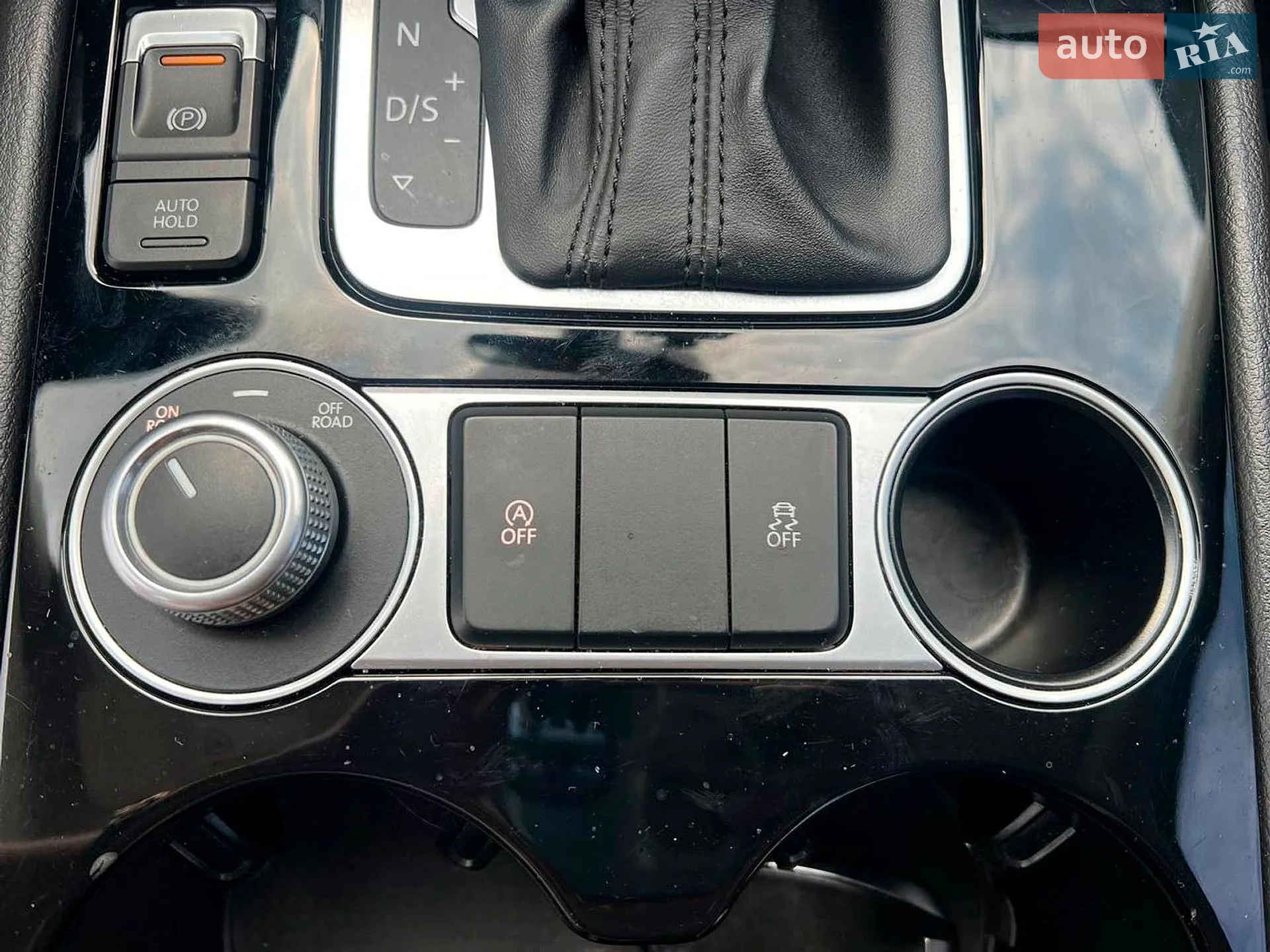 2015 Volkswagen Touareg - мініатюра 38