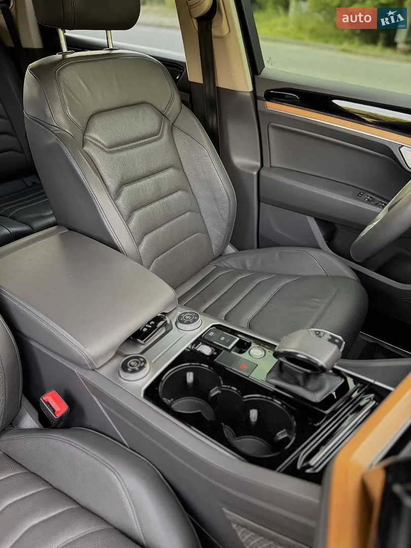 2018 Volkswagen Touareg - мініатюра 32