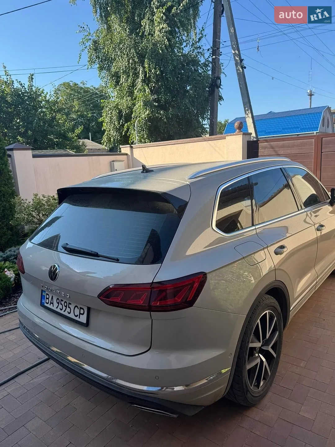 2022 Volkswagen Touareg - мініатюра 2