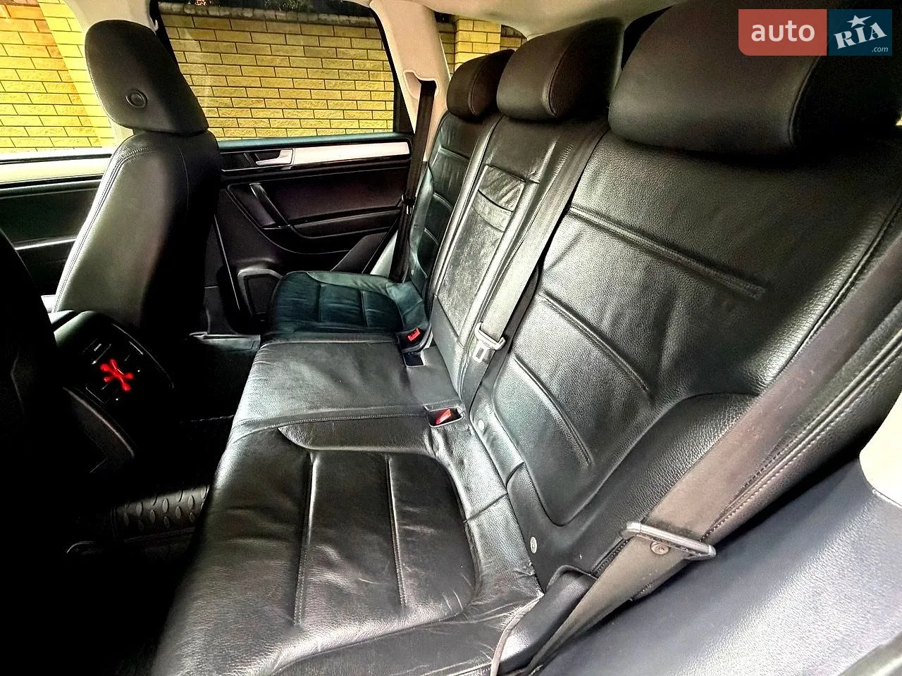 2016 Volkswagen Touareg - мініатюра 23