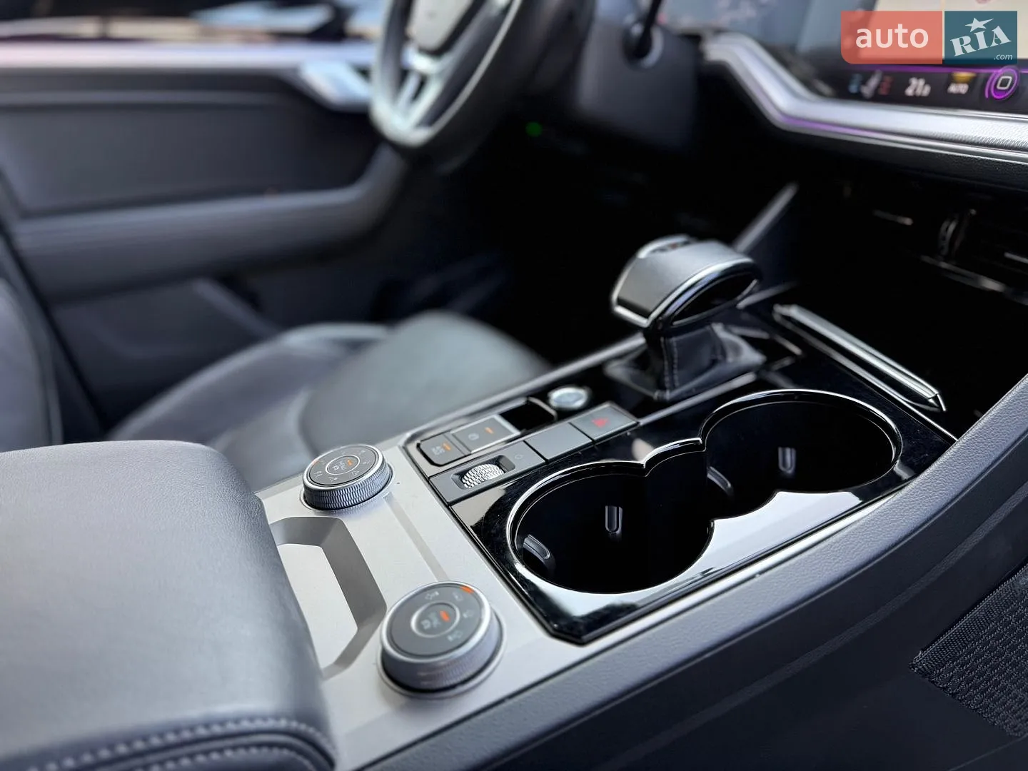 Volkswagen Touareg 2019 VIN WVGZZZCRZKD032570 фото оголошення 18 з 21