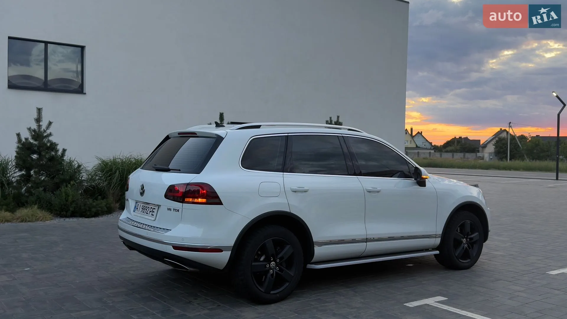 2015 Volkswagen Touareg - мініатюра 12