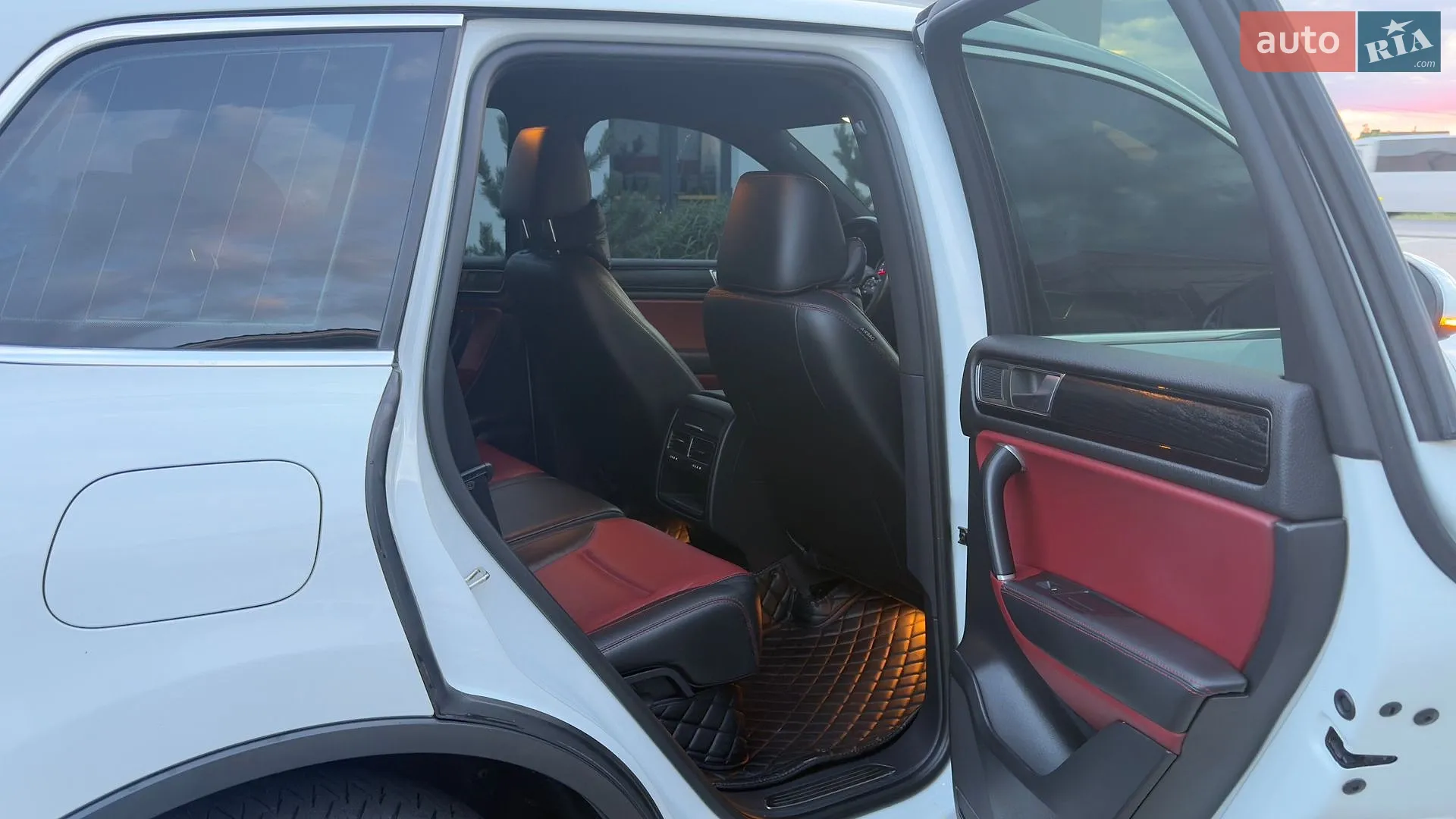 2015 Volkswagen Touareg - мініатюра 28