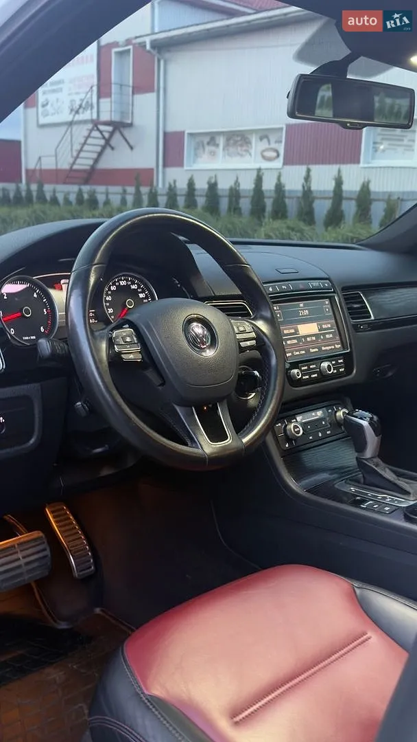 2015 Volkswagen Touareg - мініатюра 32