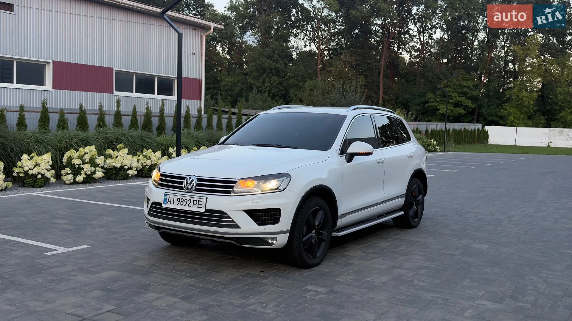 2015 Volkswagen Touareg - мініатюра 2