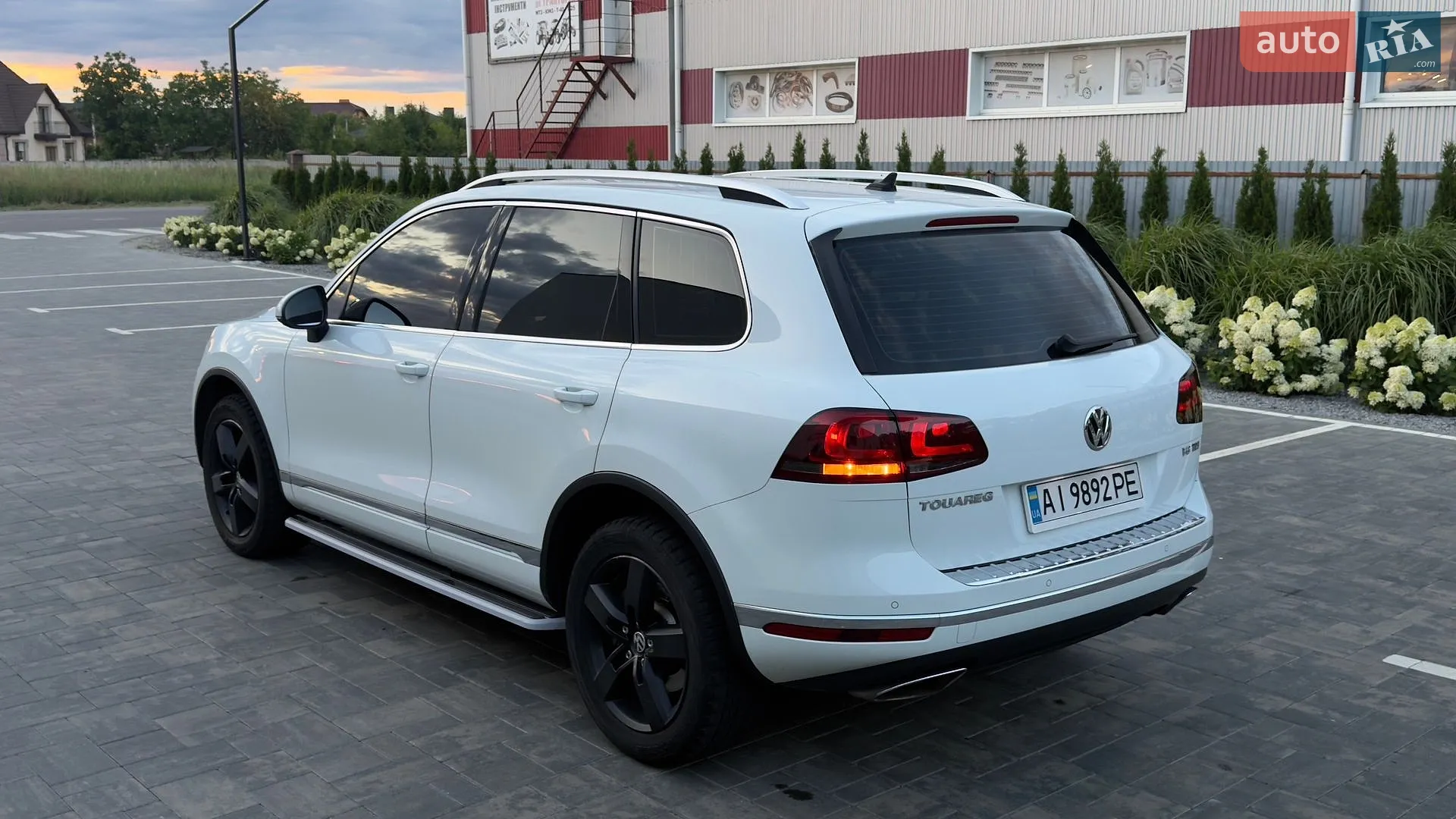 2015 Volkswagen Touareg - мініатюра 16