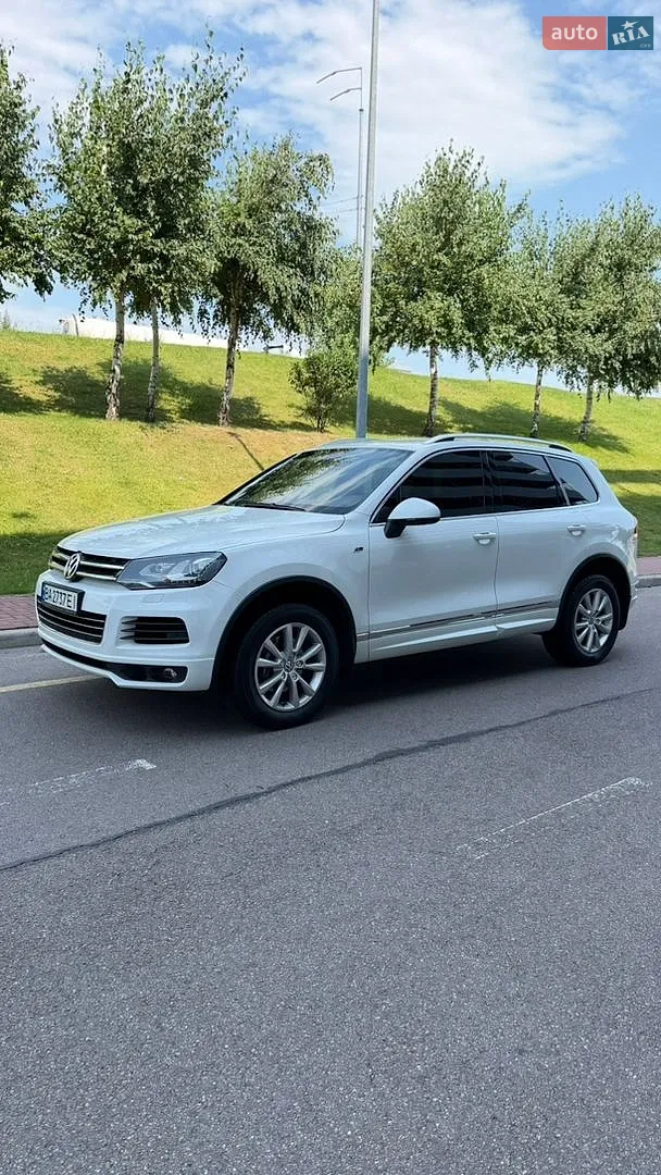 2012 Volkswagen Touareg - мініатюра 2