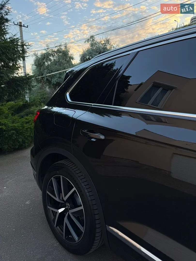 2022 Volkswagen Touareg - мініатюра 11