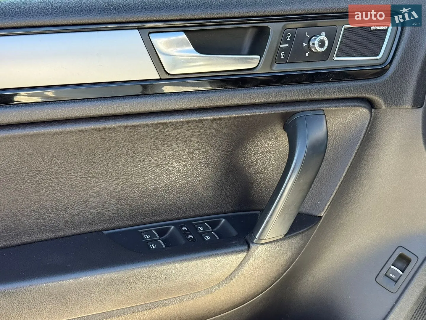 2014 Volkswagen Touareg - мініатюра 32