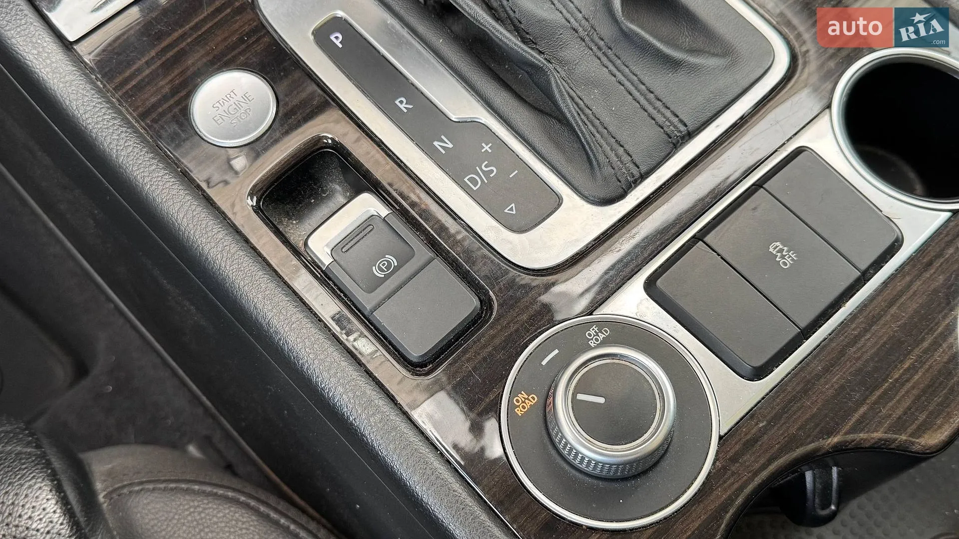 2015 Volkswagen Touareg - мініатюра 28